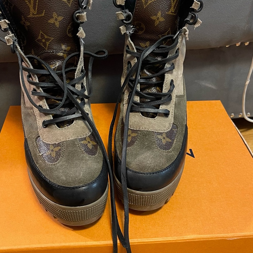 Laureate Platform Desert Boot - image 6